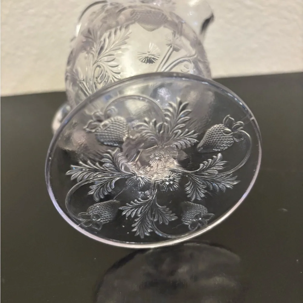 Elegant Glass Creamer with Strawberry Design with a hint of Amethyst color - Picture 5 of 7